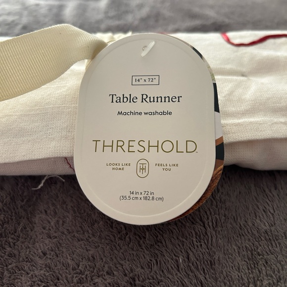 Table Runner - Picture 1 of 5